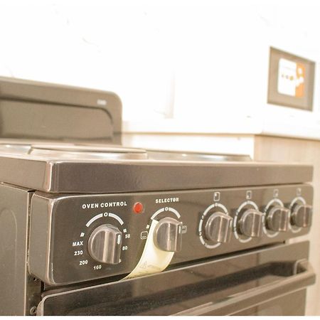 R Executive Apartments هراري المظهر الخارجي الصورة