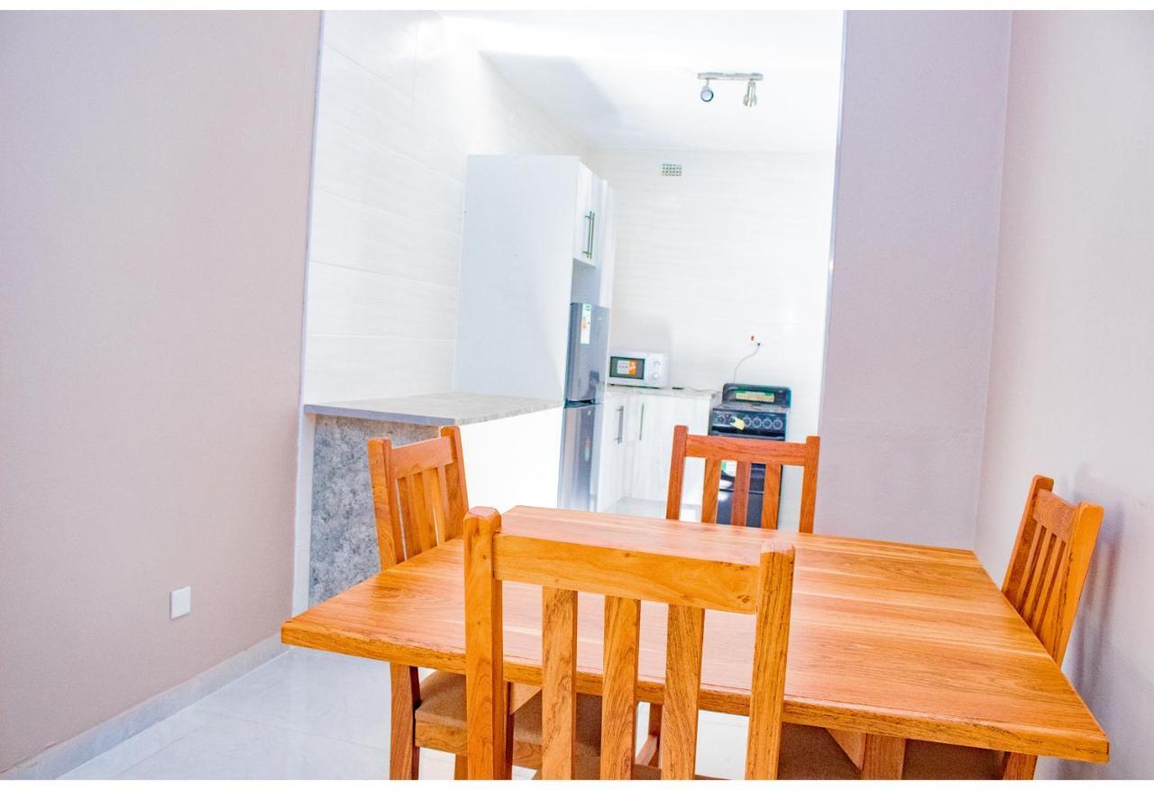 R Executive Apartments هراري المظهر الخارجي الصورة